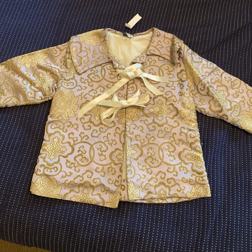 Girl’s elegant silk embroidered jacket. Lavender and gold, size 4.